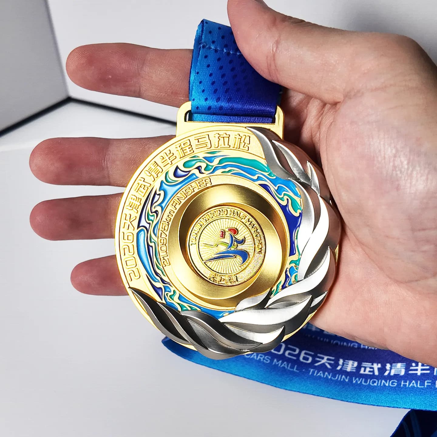 Tweekleurige marathonmedaille met galvanische afwerking (3/3)
