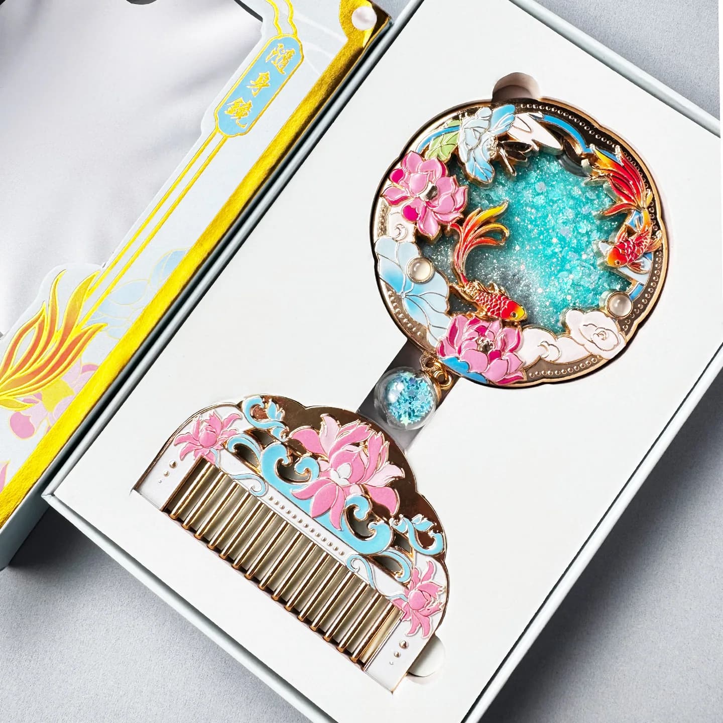 Chinese-Style Portable Mirror (5/5)