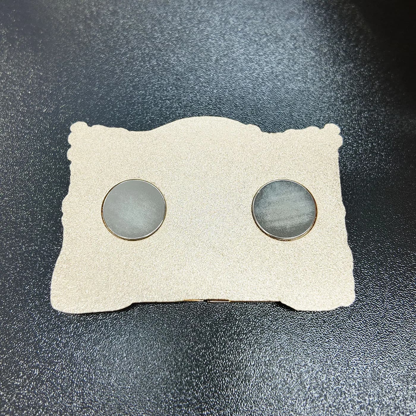 Aimant métallique créatif pour réfrigérateur « Village natal de Lu Xun » : modèle original à double porte et insert amovible, à forte aimantation (4/4)