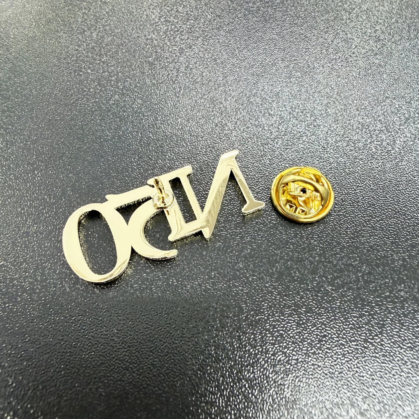 Logo-broche van zinklegering (4/5)
